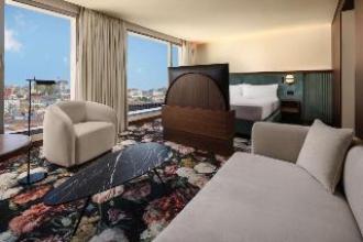 Duo Hotel Lisbon, Curio Collection by Hilton