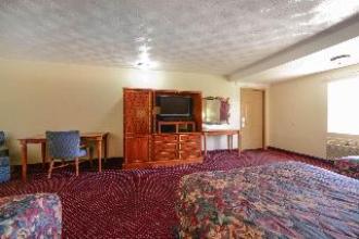 Econo Lodge  Inn & Suites