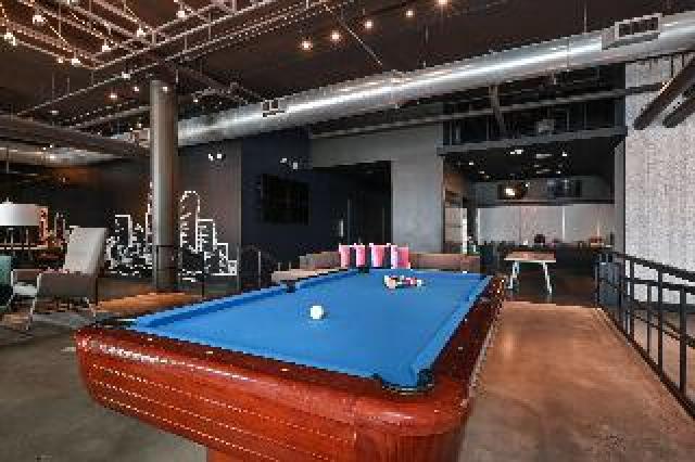 Desportos y Entretenimento