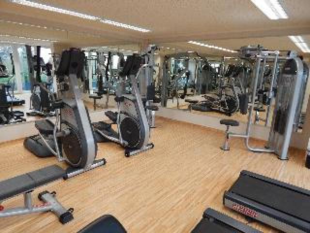 Desportos y Entretenimento