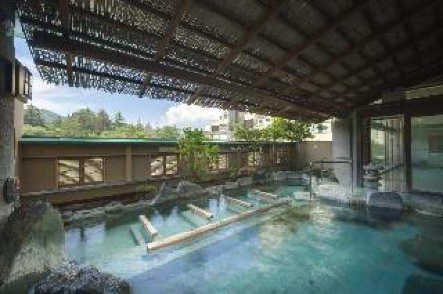 Desportos y Entretenimento