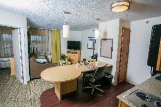 Candlewood Suites Fargo-N. Dakota State Univ., an IHG Hotel