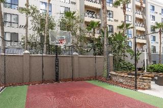 Desportos y Entretenimento