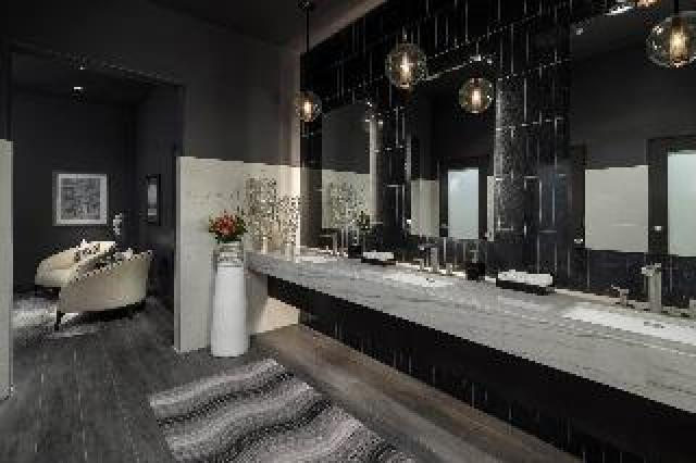 Desportos y Entretenimento