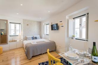 Alfama Loft Studio Loft Apartment W/ River View - By Lu Holidays