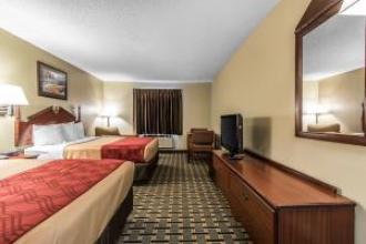 Econo Lodge Inn & Suites