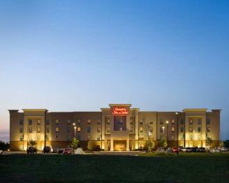 Hampton Inn & Suites Wichita Northeast