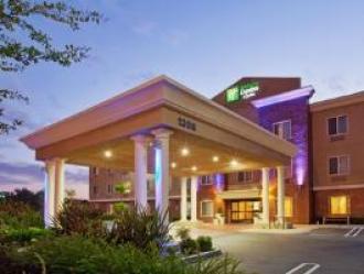 Holiday Inn Express & Suites