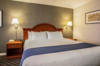 Quality Inn & Suites St Charles -West Chicago