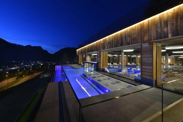 Piscina Exterior Panorâmica